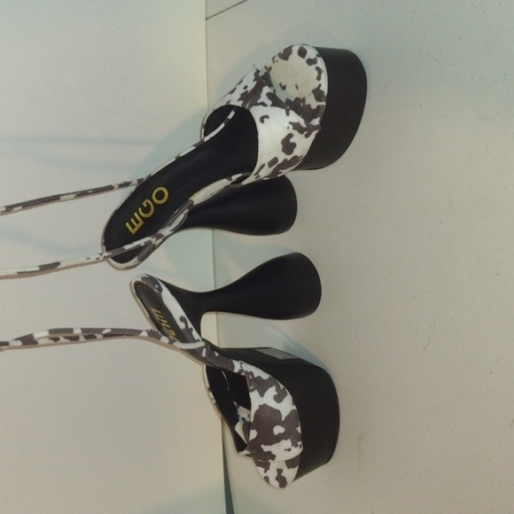 Cow Print Ego Strappy Platform heels size 6 - Picture 2 of 12